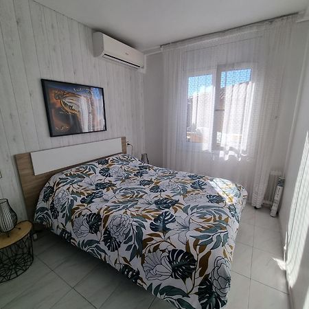 Lovely One Bedroom With Balcony โรเซส ภายนอก รูปภาพ