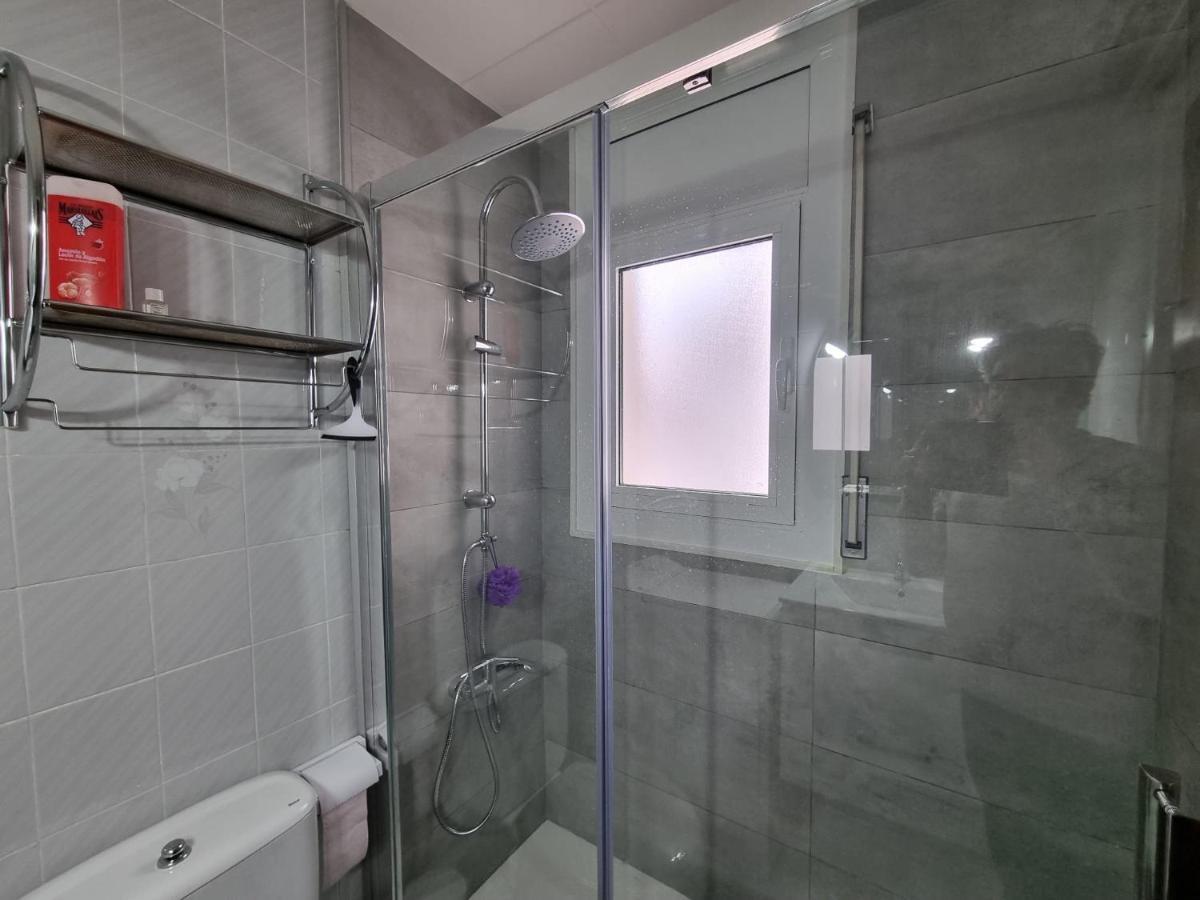 Lovely One Bedroom With Balcony โรเซส ภายนอก รูปภาพ