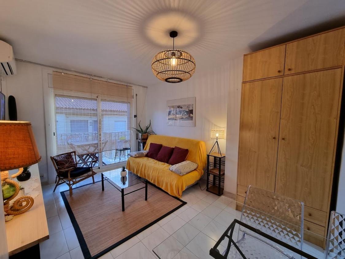 Lovely One Bedroom With Balcony โรเซส ภายนอก รูปภาพ