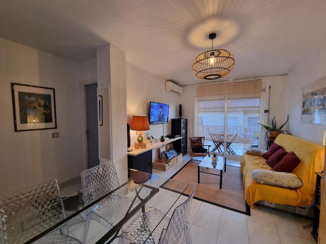 Lovely One Bedroom With Balcony โรเซส ภายนอก รูปภาพ