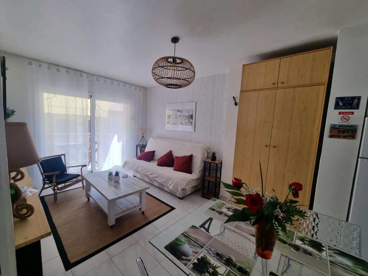 Lovely One Bedroom With Balcony โรเซส ภายนอก รูปภาพ